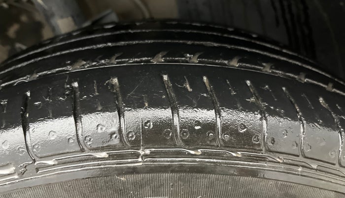 2022 Hyundai VENUE S 1.2, Petrol, Manual, 28,731 km, Right Front Tyre Tread