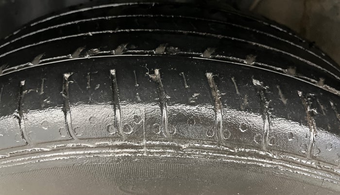 2022 Hyundai VENUE S 1.2, Petrol, Manual, 28,731 km, Left Front Tyre Tread