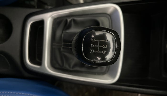 2022 Hyundai VENUE S 1.2, Petrol, Manual, 28,731 km, Gear Lever