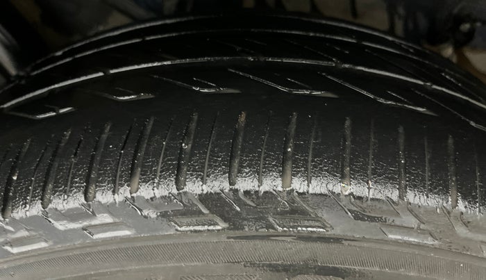 2022 Hyundai VENUE S 1.2, Petrol, Manual, 28,731 km, Right Rear Tyre Tread