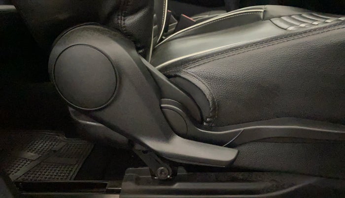 2020 Maruti Swift ZXI, Petrol, Manual, 21,510 km, Driver Side Adjustment Panel