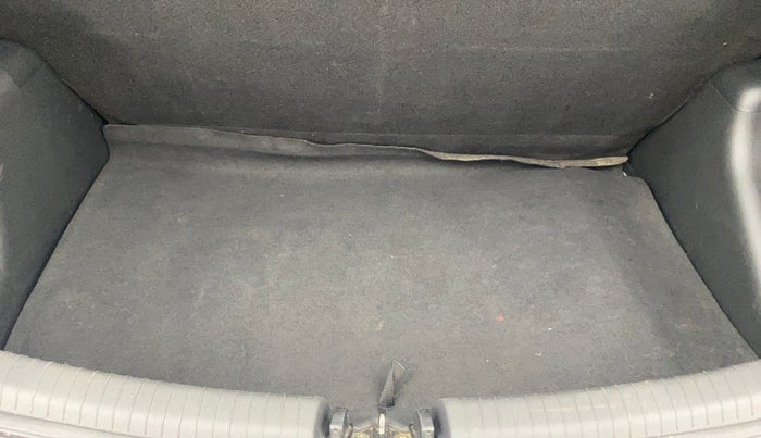 2017 Hyundai Grand i10 MAGNA 1.2 KAPPA VTVT, Petrol, Manual, 82,417 km, Boot Inside