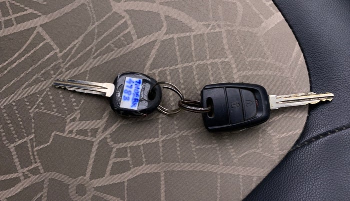 2017 Hyundai Grand i10 MAGNA 1.2 KAPPA VTVT, Petrol, Manual, 82,417 km, Key Close Up