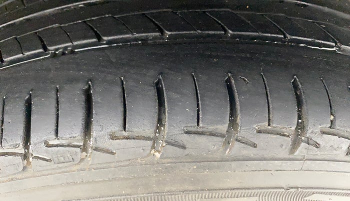 2017 Hyundai Grand i10 MAGNA 1.2 KAPPA VTVT, Petrol, Manual, 82,417 km, Left Rear Tyre Tread