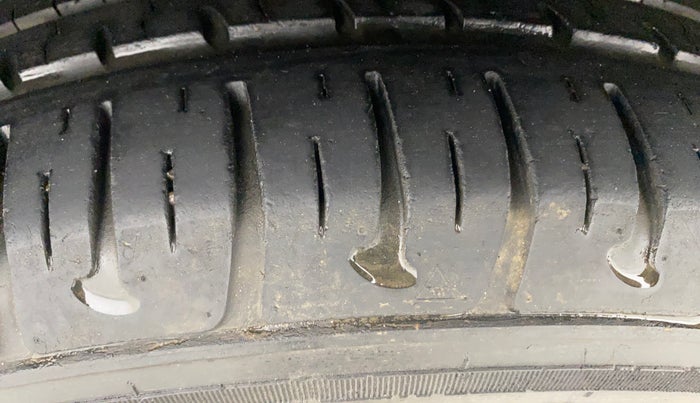 2017 Hyundai Grand i10 MAGNA 1.2 KAPPA VTVT, Petrol, Manual, 82,417 km, Right Rear Tyre Tread