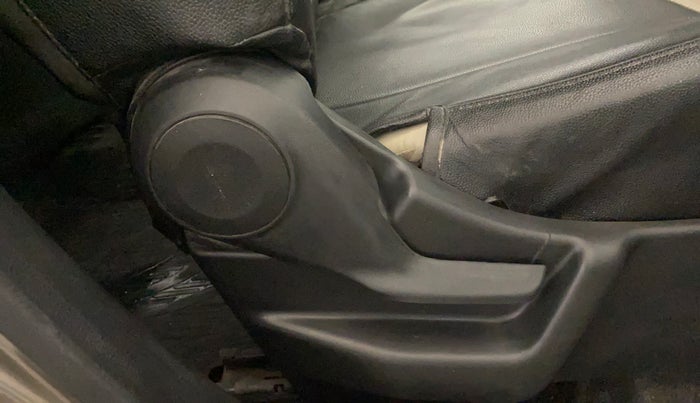 2021 Maruti New Wagon-R LXI CNG 1.0, CNG, Manual, 90,916 km, Driver Side Adjustment Panel