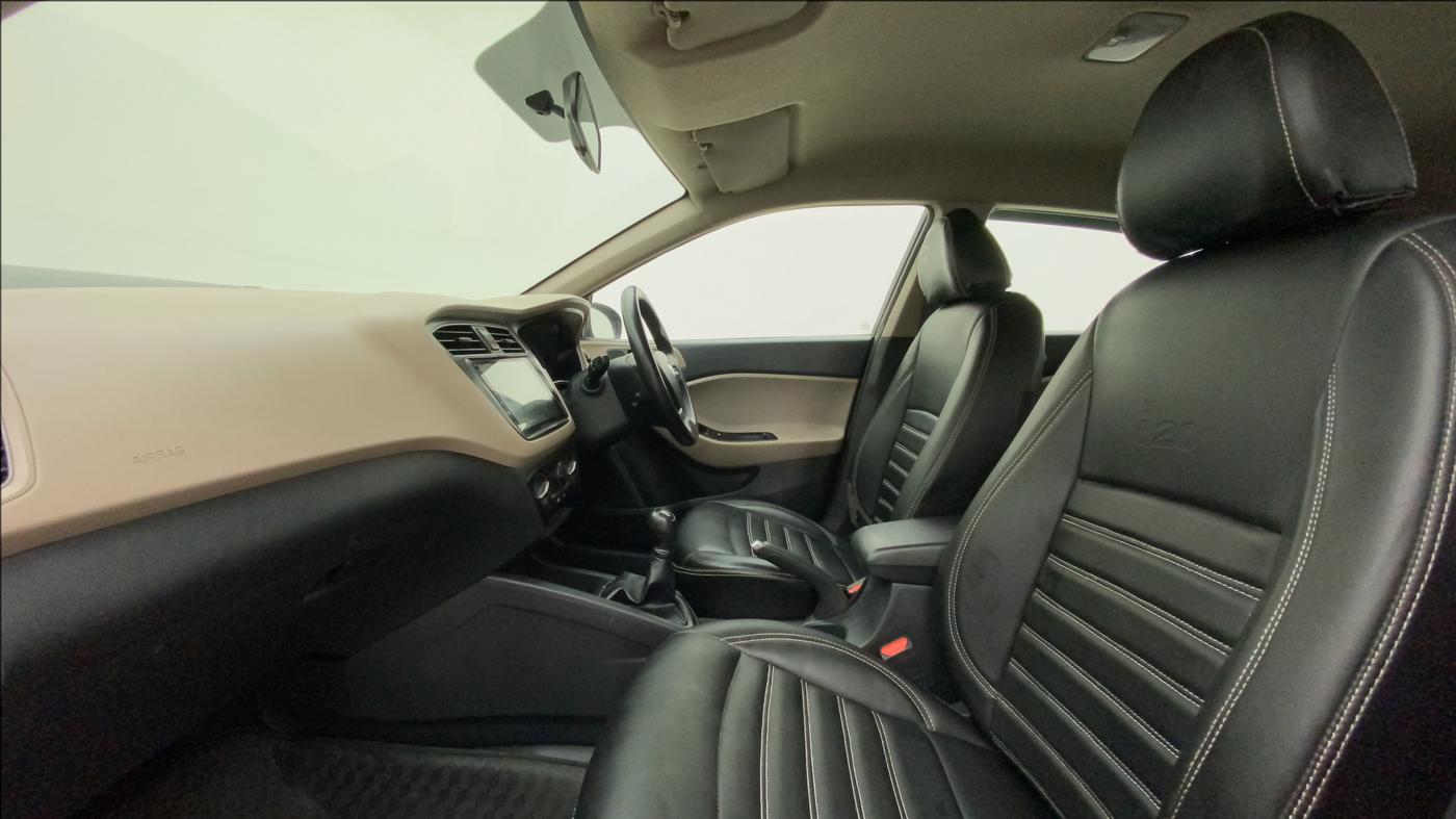 2018 Hyundai Elite i20 MAGNA EXECUTIVE 1.2, Petrol, Manual, 76,653 km, Right Side Front Door Cabin