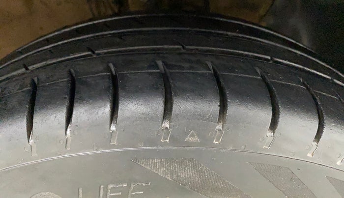 2018 Hyundai Elite i20 MAGNA EXECUTIVE 1.2, Petrol, Manual, 76,653 km, Right Front Tyre Tread