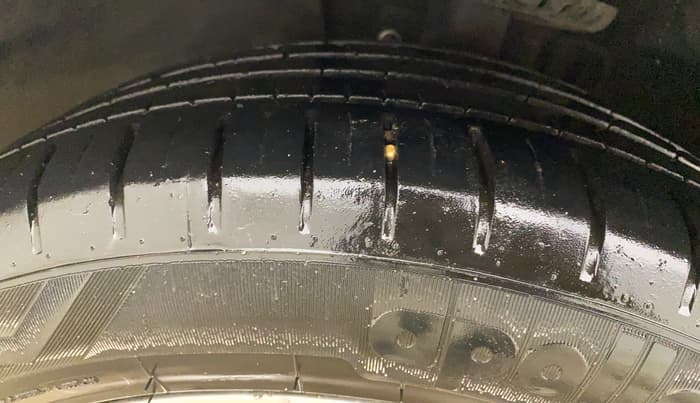 2020 Skoda Rapid STYLE TSI, Petrol, Manual, 95,411 km, Left Front Tyre Tread
