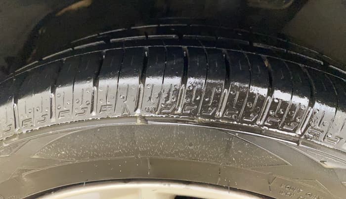 2020 Skoda Rapid STYLE TSI, Petrol, Manual, 95,411 km, Right Front Tyre Tread