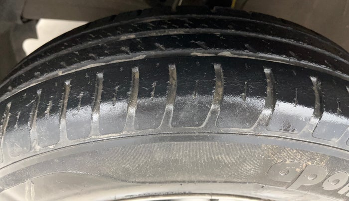 2019 Maruti Dzire LXI, Petrol, Manual, 57,465 km, Left Front Tyre Tread
