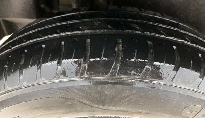 2019 Maruti Dzire LXI, Petrol, Manual, 57,465 km, Right Rear Tyre Tread