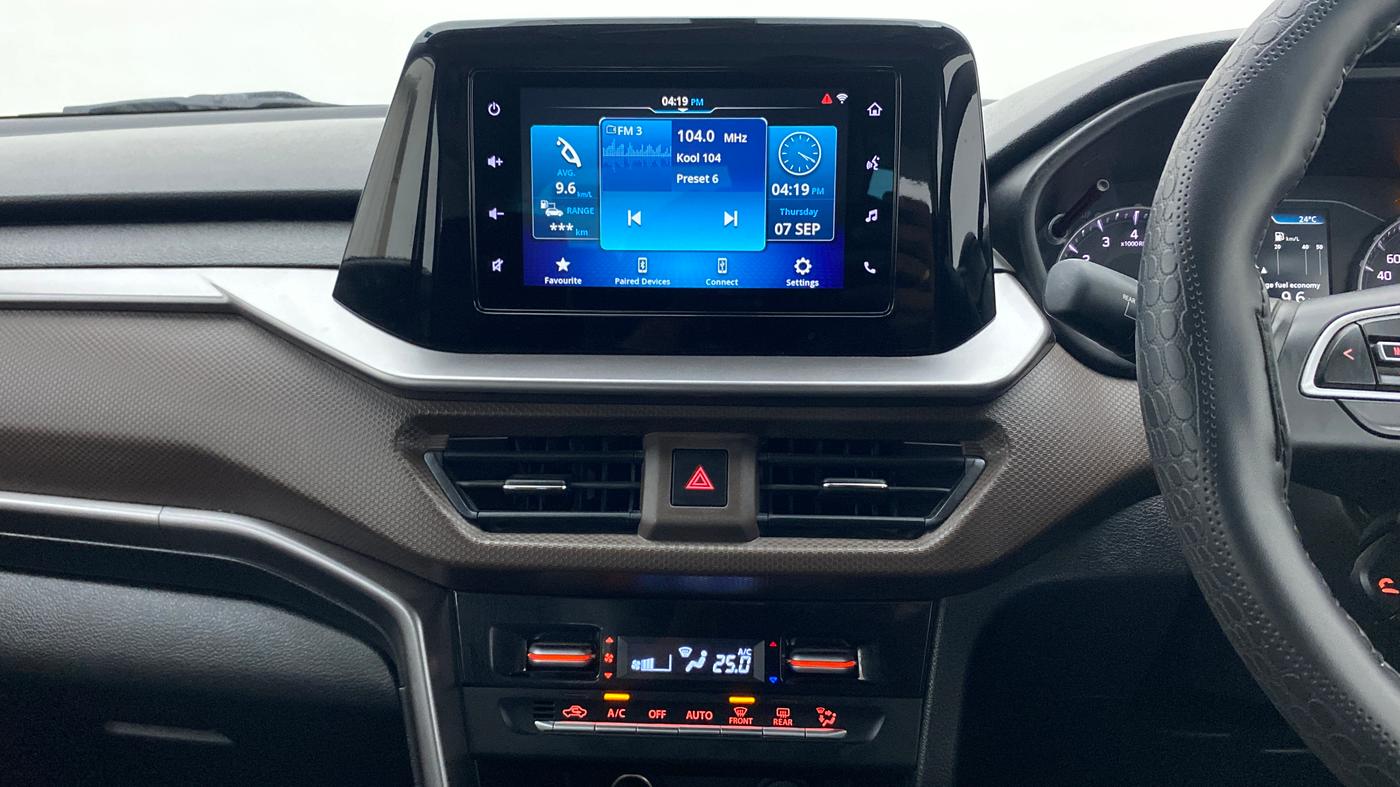 2023 Maruti BREZZA ZXI SMART HYBRID DUAL TONE, Petrol, Manual, 1,457 km, Air Conditioner