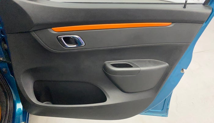 2019 Renault Kwid CLIMBER 1.0 AMT (O), Petrol, Automatic, 37,450 km, Driver Side Door Panels Control