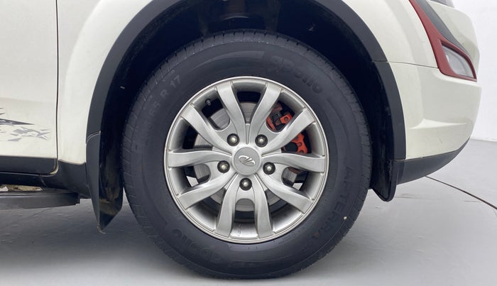2017 Mahindra XUV500 W10 FWD, Diesel, Manual, 64,140 km, Right Front Wheel