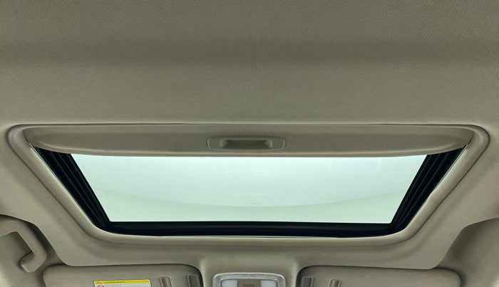 2017 Mahindra XUV500 W10 FWD, Diesel, Manual, 64,140 km, Moonroof/ Sunroof