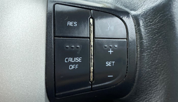 2017 Mahindra XUV500 W10 FWD, Diesel, Manual, 64,140 km, Adaptive Cruise Control