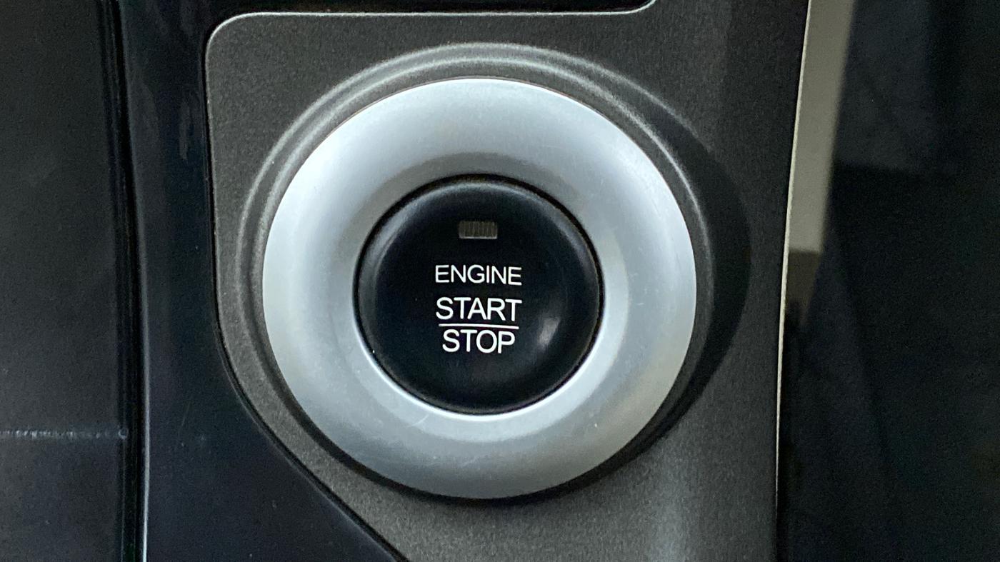 2017 Mahindra XUV500 W10 FWD, Diesel, Manual, 64,140 km, Keyless Start/ Stop Button