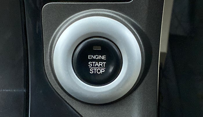 2017 Mahindra XUV500 W10 FWD, Diesel, Manual, 64,140 km, Keyless Start/ Stop Button