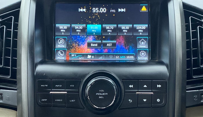 2017 Mahindra XUV500 W10 FWD, Diesel, Manual, 64,140 km, Infotainment System