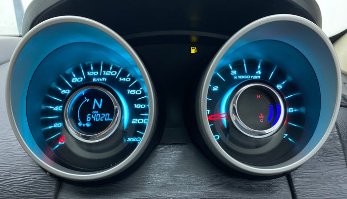 2017 Mahindra XUV500 W10 FWD, Diesel, Manual, 64,140 km, Odometer Image