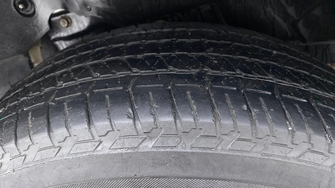 2017 Mahindra XUV500 W10 FWD, Diesel, Manual, 64,140 km, Right Rear Tyre Tread