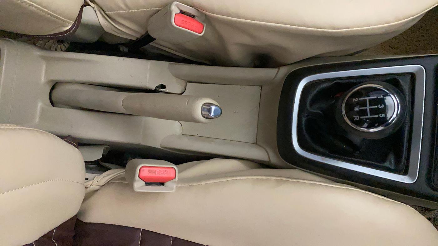 2018 Maruti Dzire VXI, Petrol, Manual, 67,849 km, Gear Lever