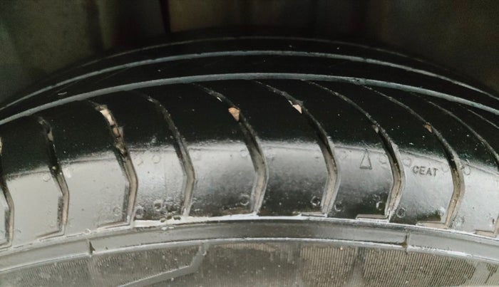 2023 Volkswagen TAIGUN  Topline 1.0 TSI AT (Electric Seats), Petrol, Automatic, 28,732 km, Right Rear Tyre Tread