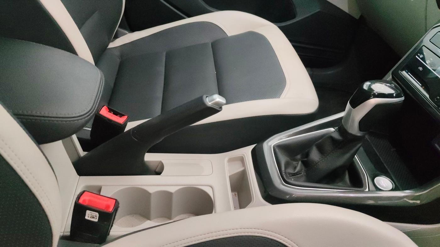 2023 Volkswagen TAIGUN  Topline 1.0 TSI AT (Electric Seats), Petrol, Automatic, 28,799 km, Gear Lever
