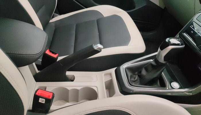 2023 Volkswagen TAIGUN  Topline 1.0 TSI AT (Electric Seats), Petrol, Automatic, 28,732 km, Gear Lever