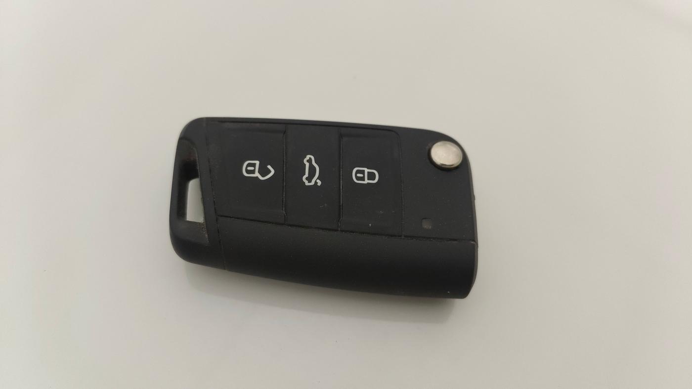 2023 Volkswagen TAIGUN  Topline 1.0 TSI AT (Electric Seats), Petrol, Automatic, 28,799 km, Key Close Up