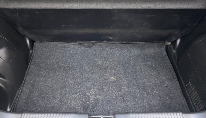 2018 Maruti Swift VXI AMT D, Petrol, Automatic, 59,428 km, Boot Inside