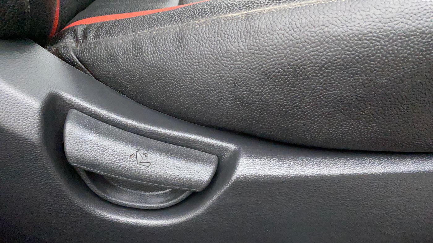2017 Hyundai Grand i10 MAGNA 1.2 KAPPA VTVT, Petrol, Manual, 45,769 km, Driver Side Adjustment Panel