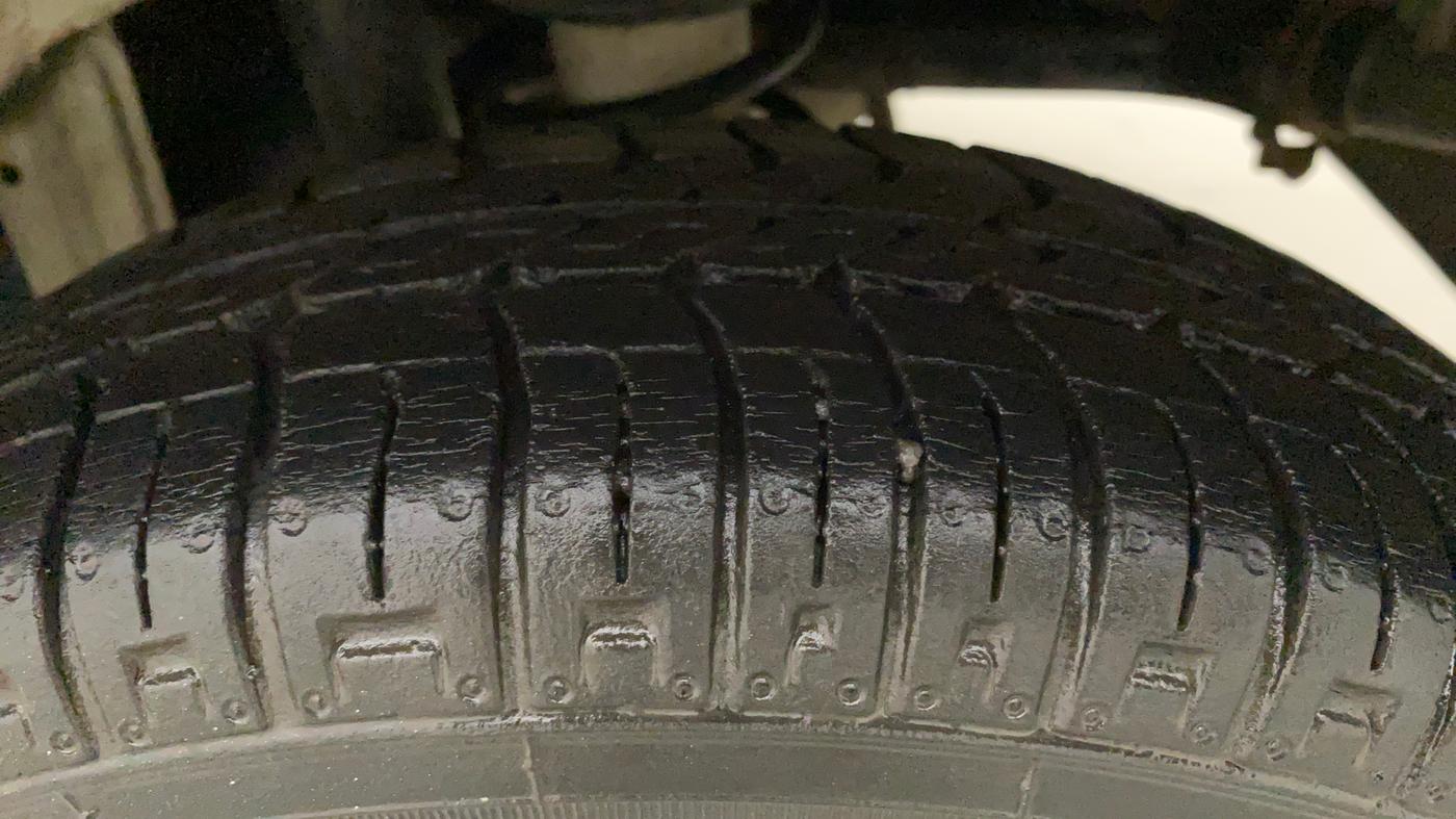 2016 Maruti Alto 800 LXI, Petrol, Manual, 39,770 km, Left Rear Tyre Tread