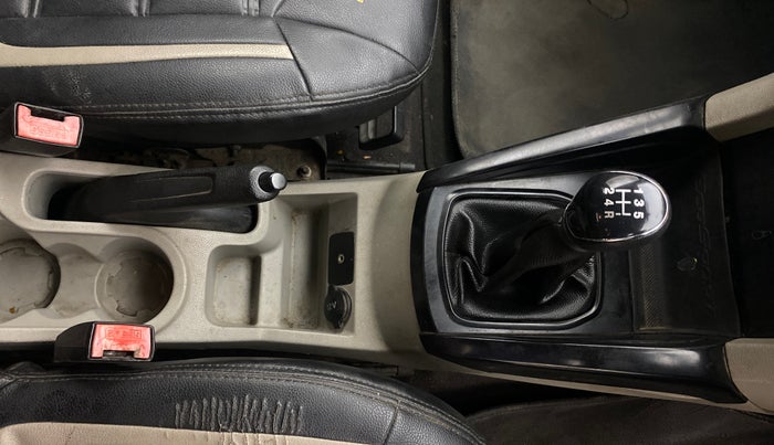 2014 Ford Ecosport AMBIENTE 1.5L DIESEL, Diesel, Manual, 1,27,466 km, Gear Lever