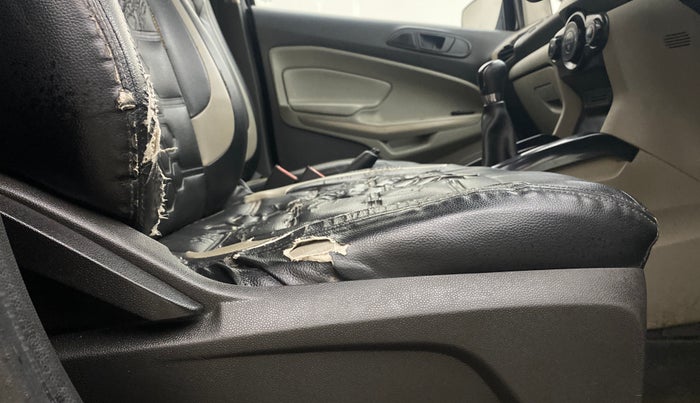 2014 Ford Ecosport AMBIENTE 1.5L DIESEL, Diesel, Manual, 1,27,466 km, Driver Side Adjustment Panel