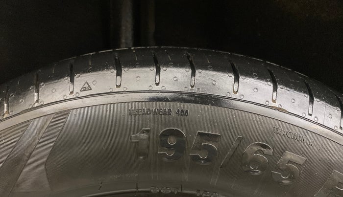 2014 Ford Ecosport AMBIENTE 1.5L DIESEL, Diesel, Manual, 1,27,466 km, Right Rear Tyre Tread