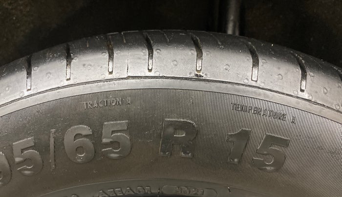 2014 Ford Ecosport AMBIENTE 1.5L DIESEL, Diesel, Manual, 1,27,466 km, Left Rear Tyre Tread