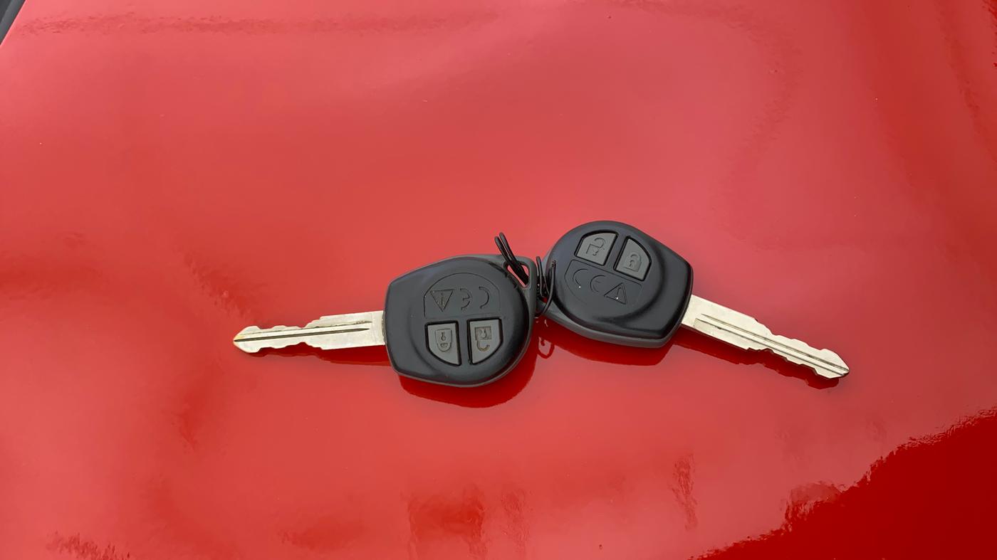 2020 Maruti Swift VXI AMT, Petrol, Automatic, 24,597 km, Key Close Up