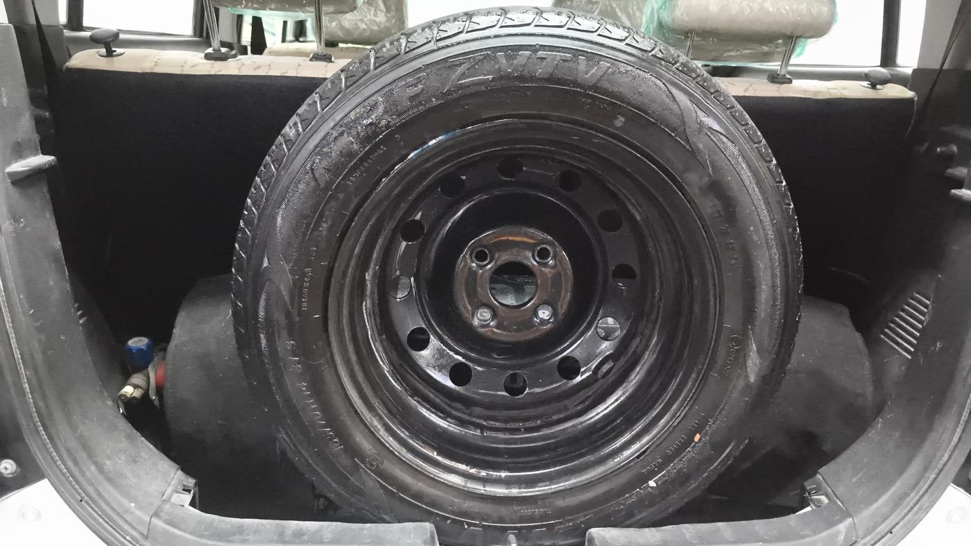 2017 Maruti Wagon R 1.0 VXI, CNG, Manual, 1,12,763 km, Spare Tyre