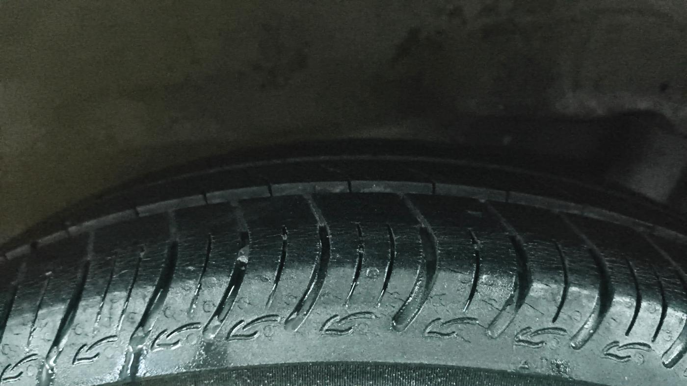 2017 Maruti Wagon R 1.0 VXI, CNG, Manual, 1,12,763 km, Left Rear Tyre Tread
