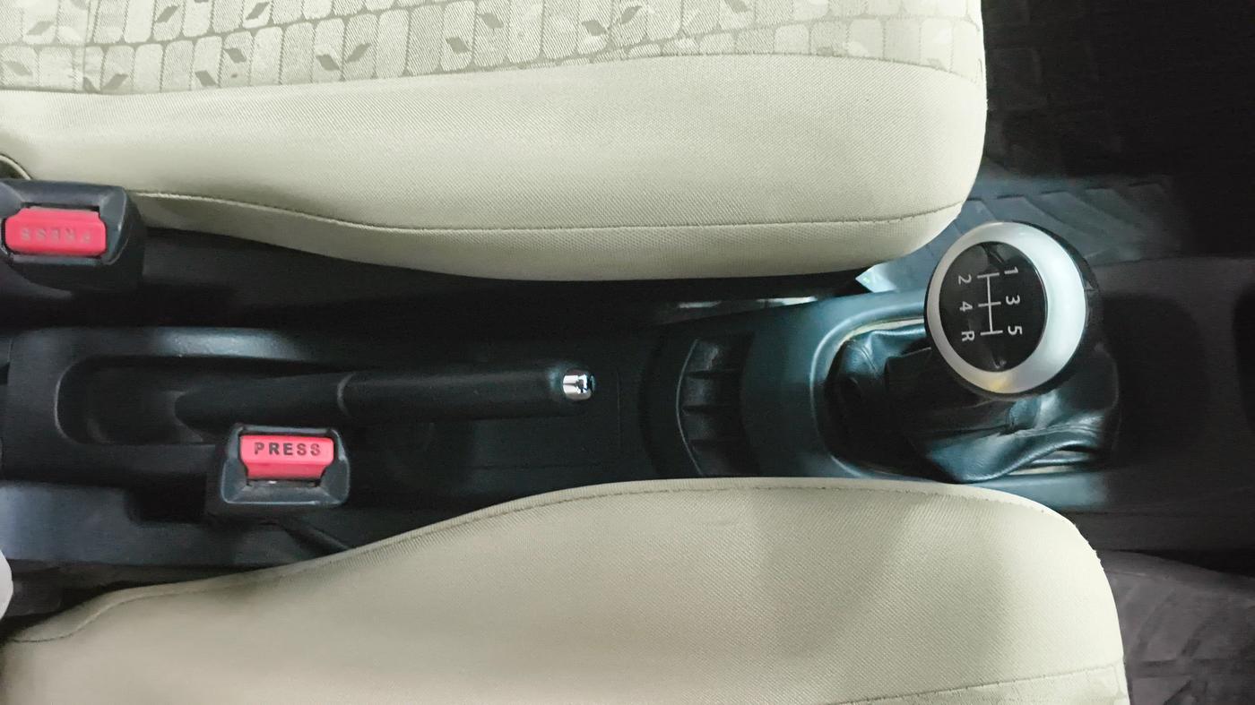 2017 Maruti Wagon R 1.0 VXI, CNG, Manual, 1,12,763 km, Gear Lever