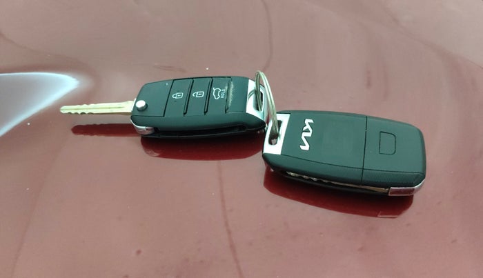 2021 KIA SONET HTK 1.2, Petrol, Manual, 15,178 km, Key Close Up