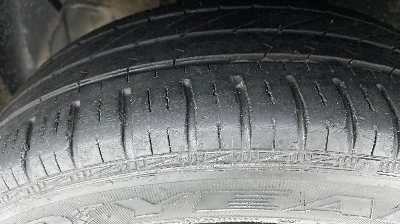 2017 Hyundai Grand i10 MAGNA 1.2 KAPPA VTVT, Petrol, Manual, 34,029 km, Right Front Tyre Tread