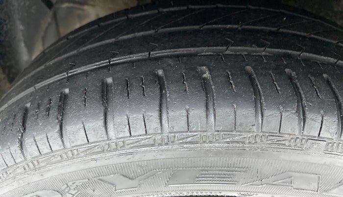 2017 Hyundai Grand i10 MAGNA 1.2 KAPPA VTVT, Petrol, Manual, 34,029 km, Right Front Tyre Tread