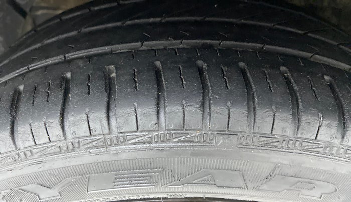 2017 Hyundai Grand i10 MAGNA 1.2 KAPPA VTVT, Petrol, Manual, 34,029 km, Left Front Tyre Tread