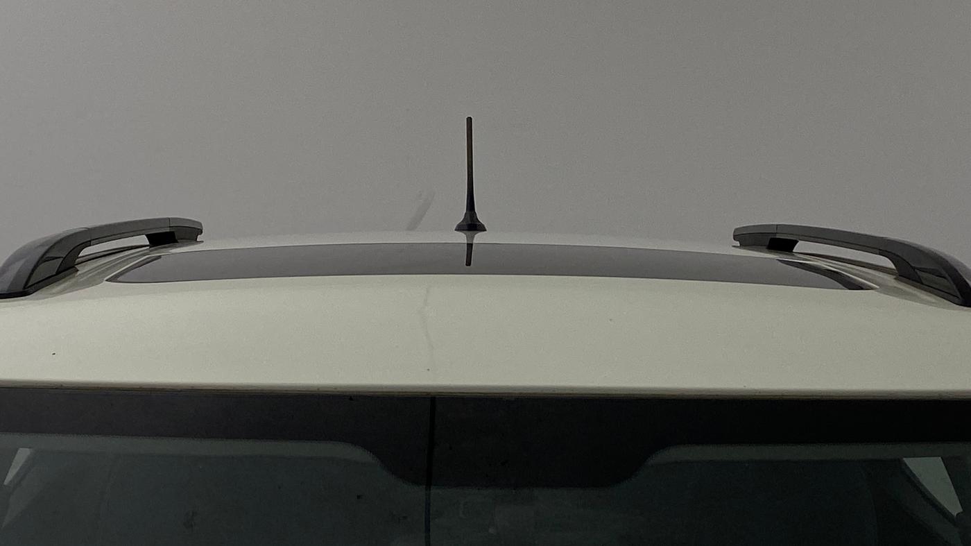 2022 Mahindra XUV300 W6 1.5 DIESEL AMT, Diesel, Automatic, 67,327 km, Moonroof/ Sunroof