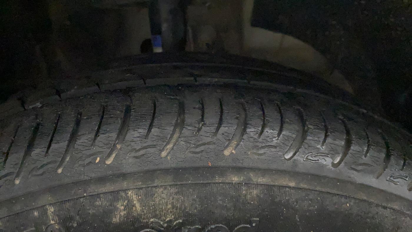 2021 Maruti Baleno DELTA PETROL 1.2, Petrol, Manual, 54,067 km, Right Front Tyre Tread
