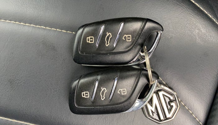 2023 MG ASTOR  SMART BLACK STORM EDITION , Petrol, Manual, 5,000 km, Key Close Up