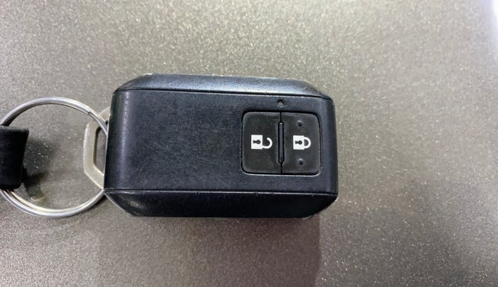 2024 Maruti Swift ZXI PLUS, Petrol, Manual, 30,085 km, Key Close Up